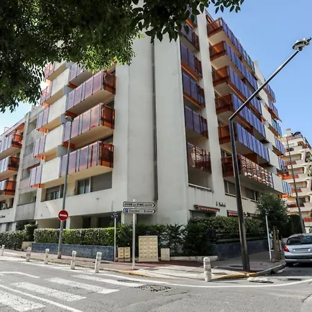 Charming 1br With Ac And Terrace Near Juan Les Pins Train Station - Welkeys Antibes