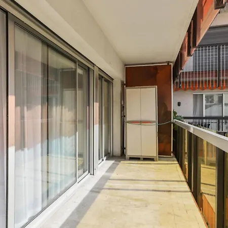 Appartement Charming 1br With Ac And Terrace Near Juan Les Pins Train Station - Welkeys