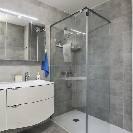 Appartement Charming 1br With Ac And Terrace Near Juan Les Pins Train Station - Welkeys *